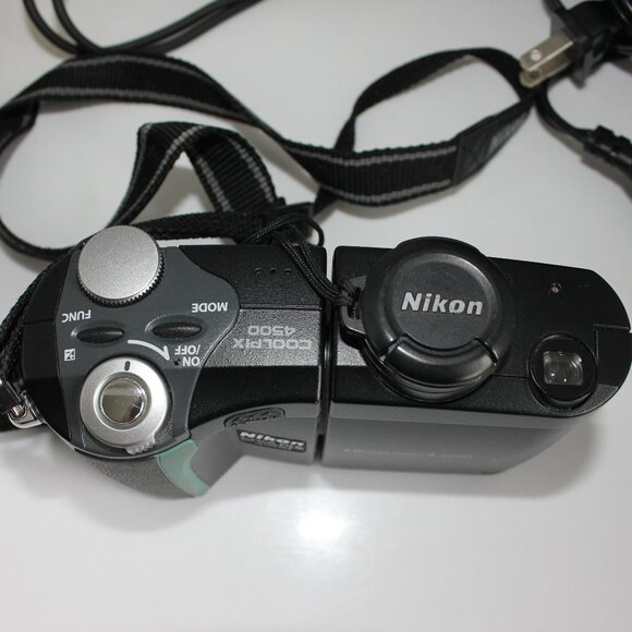 Nikon COOLPIX 4500 Digital Camera 4.0 MP 4x Zoom W/Teleconverter TC-E3ED - Picture 3 of 16